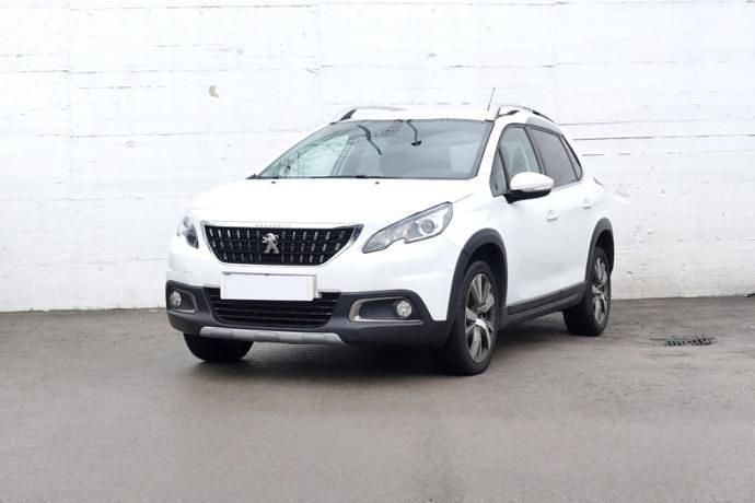 Usado Peugeot 2008 Allure 131 CV (96 kW) 2018 Blanco SUV