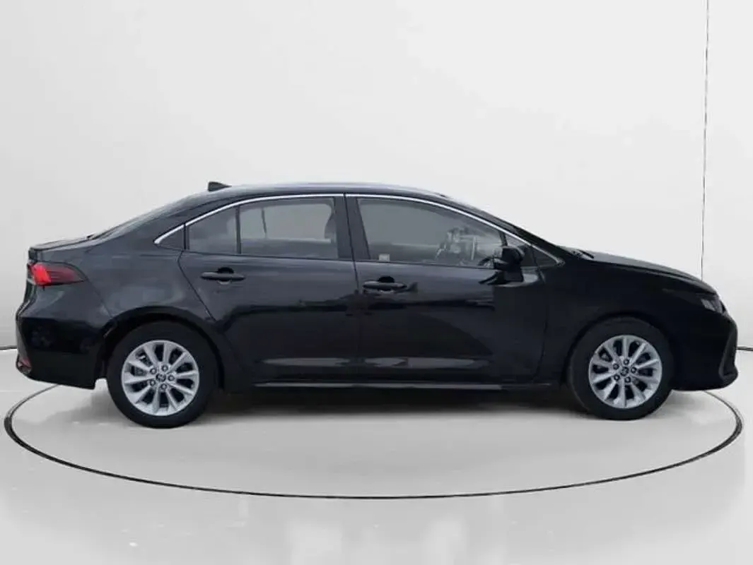Usado Toyota Corolla 125 CV (91 kW) 2023 Negro Berlina