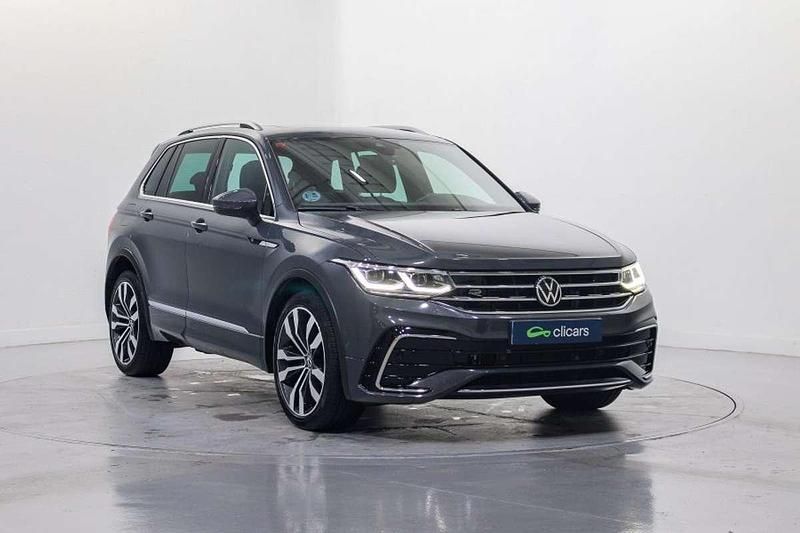 Usado VW Tiguan R-line 150 CV (110 kW) 2021 Gris SUV