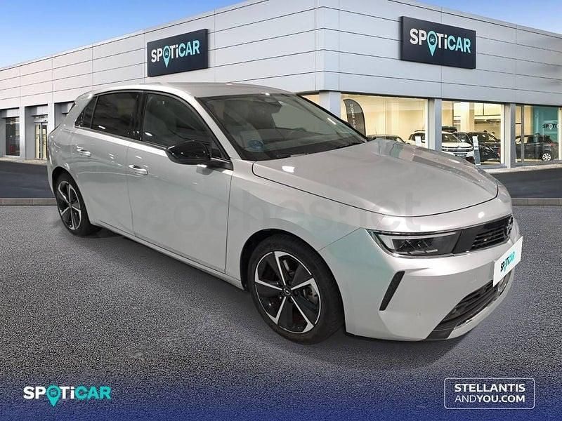 Usado Opel Astra Elegance 181 CV (133 kW) 2022 Gris / plata Berlina