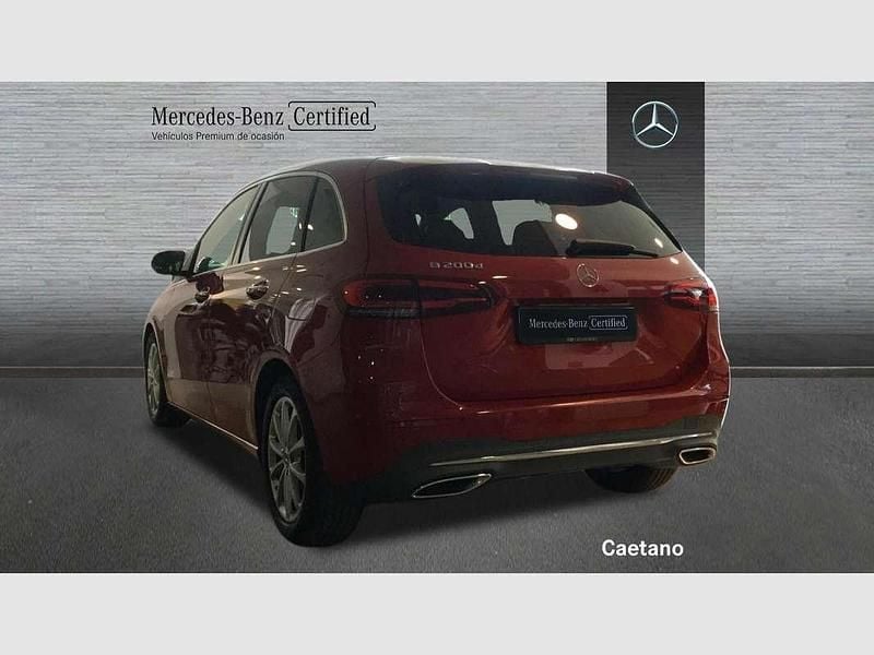 Usado Mercedes B200 150 CV (110 kW) 2019 Rojo Monovolumen