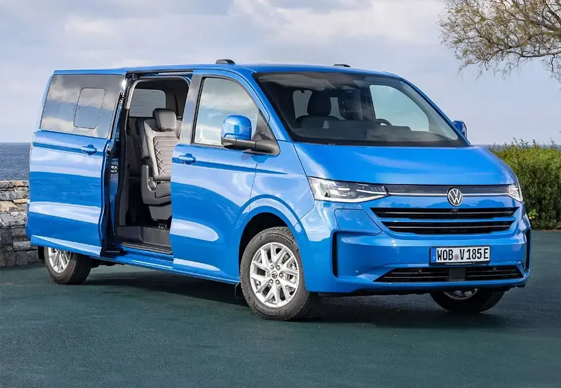 Usado VW Caravelle 110 CV (80 kW) 2025 Gris Van