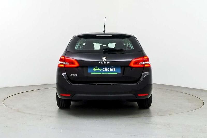 Usado Peugeot 308 SW Active 131 CV (96 kW) 2021 Negro Familiar