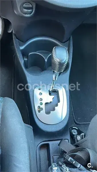 Usado Toyota Yaris Active 99 CV (72 kW) 2012 Azul Utilitario