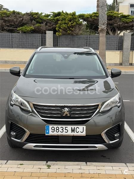 Usado Peugeot 5008 Allure 120 CV (88 kW) 2018 Marrón SUV