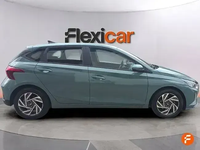 Usado Hyundai i20 100 CV (73 kW) 2024 Verde Utilitario