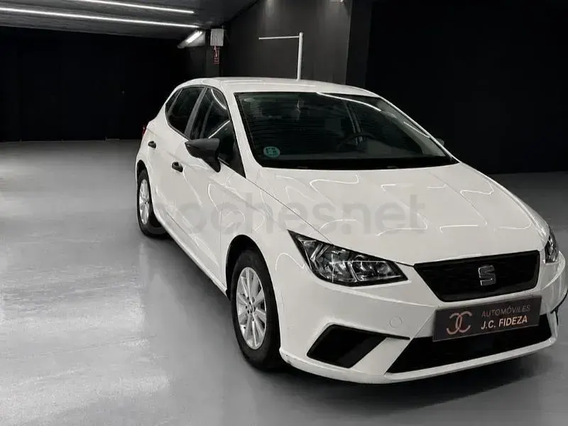 Usado Seat Ibiza Reference 75 CV (55 kW) 2018 Blanco Utilitario