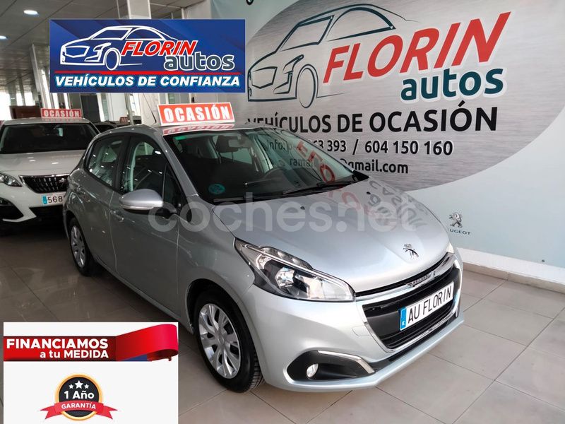 Gris Usado 2019 Peugeot 208 Active Utilitario | 9000 € (Precio justo) - Imagen 1/4