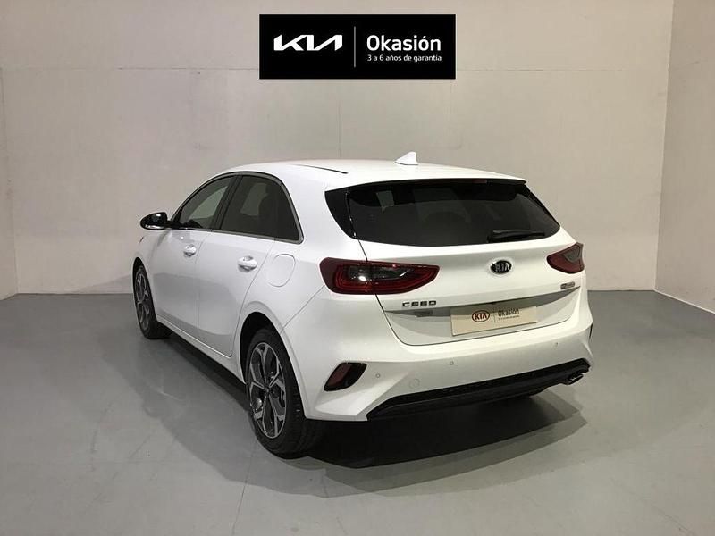 Usado Kia Ceed 136 CV (100 kW) 2021 Blanco Utilitario