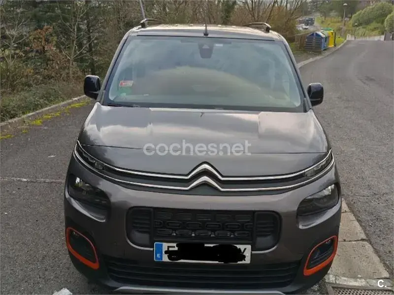 Usado Citroën Berlingo Shine 130 CV (95 kW) 2022 Gris / plata Monovolumen