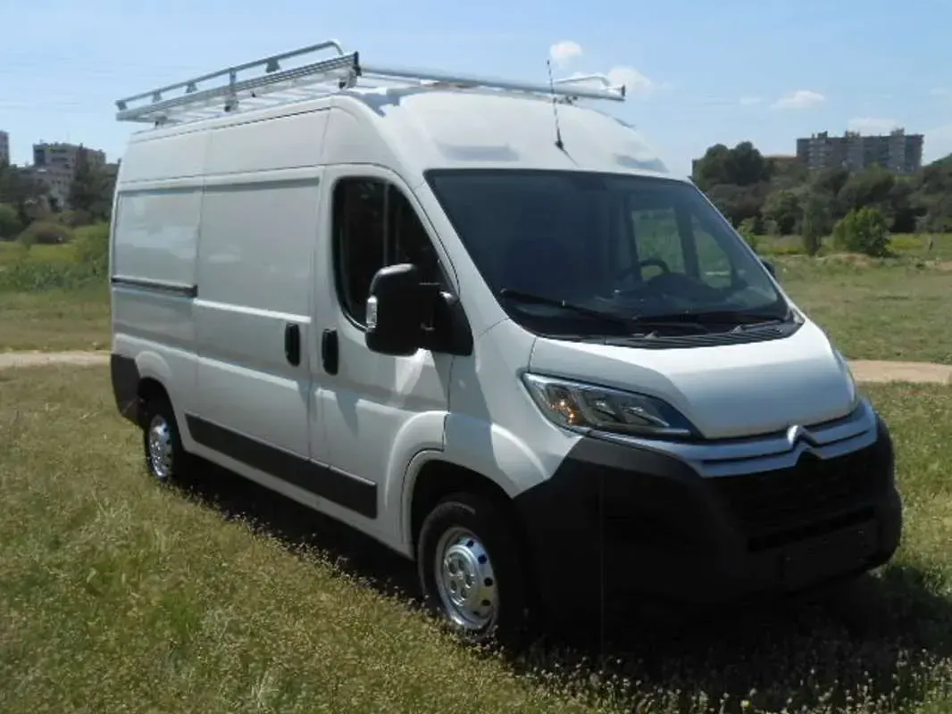 Usado Citroën Jumper 140 CV (102 kW) 2020 Blanco Monovolumen