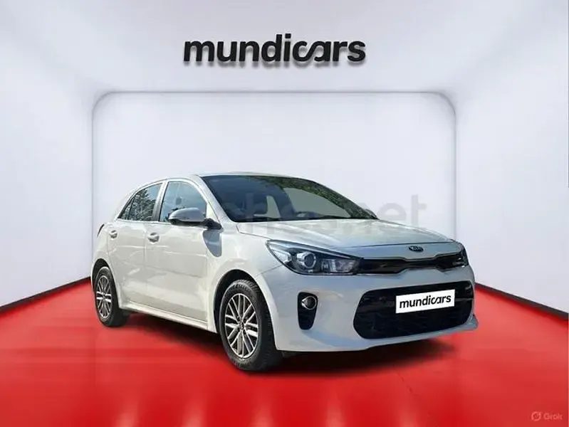 Usado Kia Rio 100 CV (73 kW) 2018 Blanco Berlina