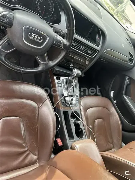 Usado Audi A4 163 CV (119 kW) 2012 Azul Familiar