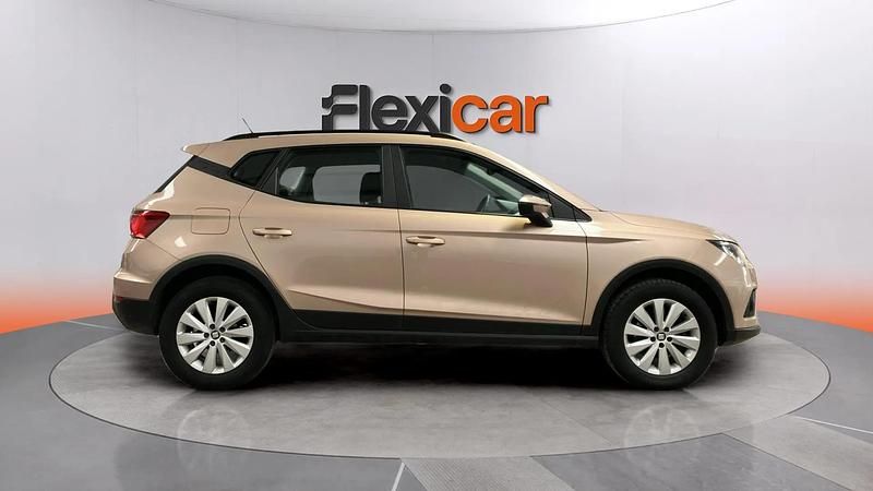 Usado Seat Arona Ecomotive 116 CV (85 kW) 2019 Gris SUV