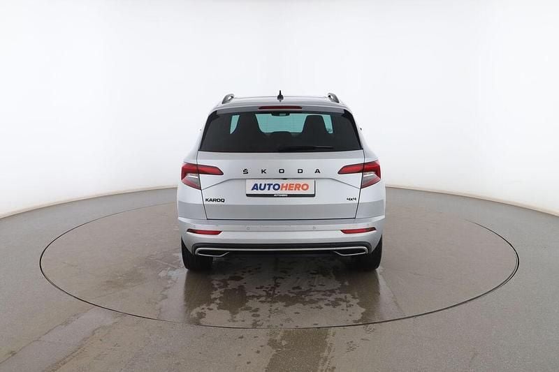Usado Skoda Karoq SportLine 190 CV (139 kW) 2020 Gris SUV