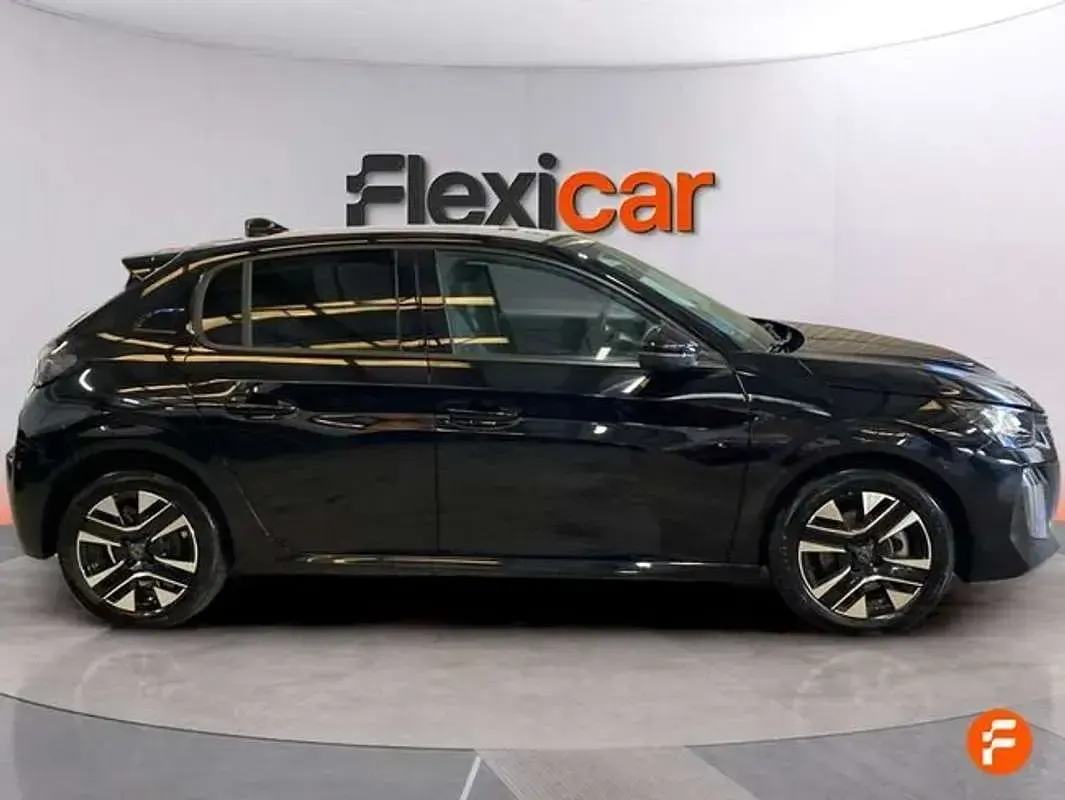Usado Peugeot 208 Allure 101 CV (74 kW) 2025 Negro Utilitario