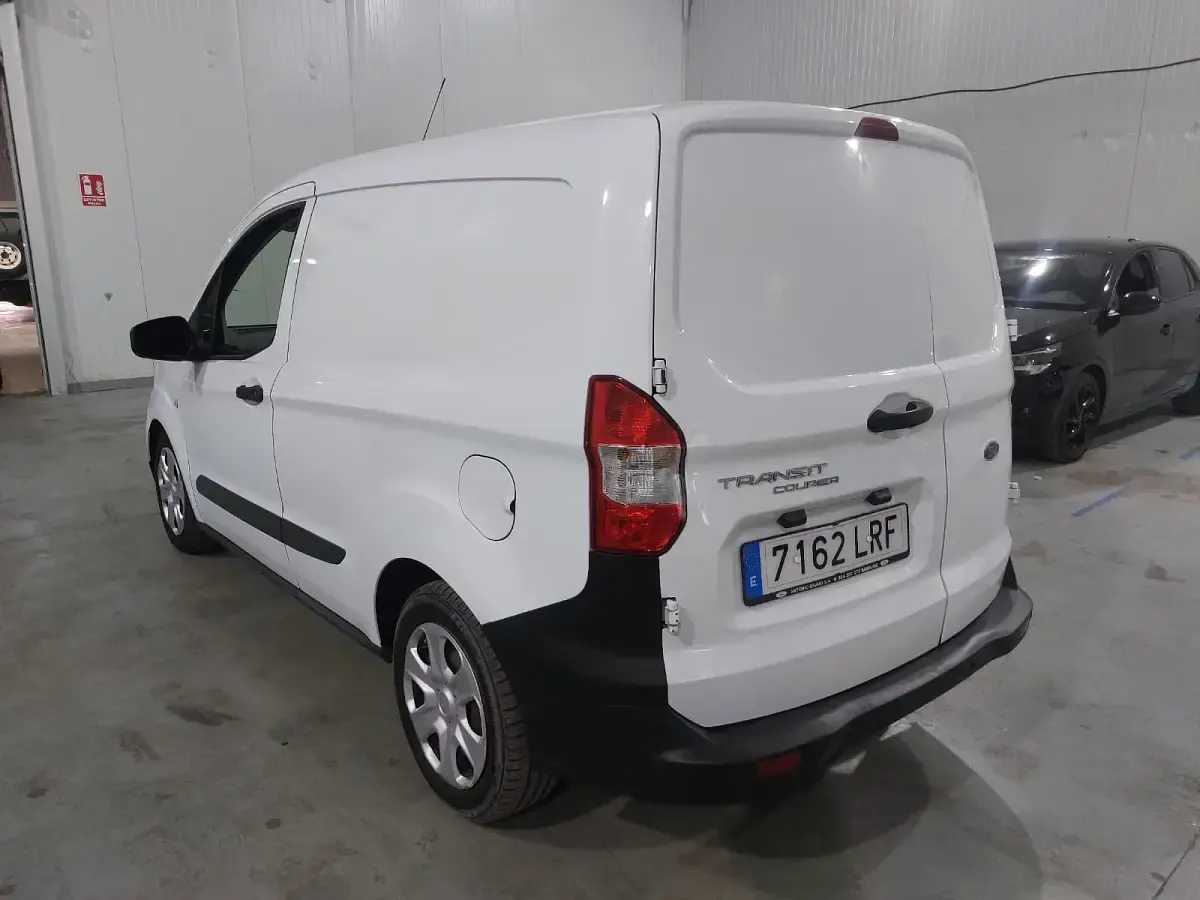 Usado Ford Transit Trend 75 CV (55 kW) 2021 Blanco Van