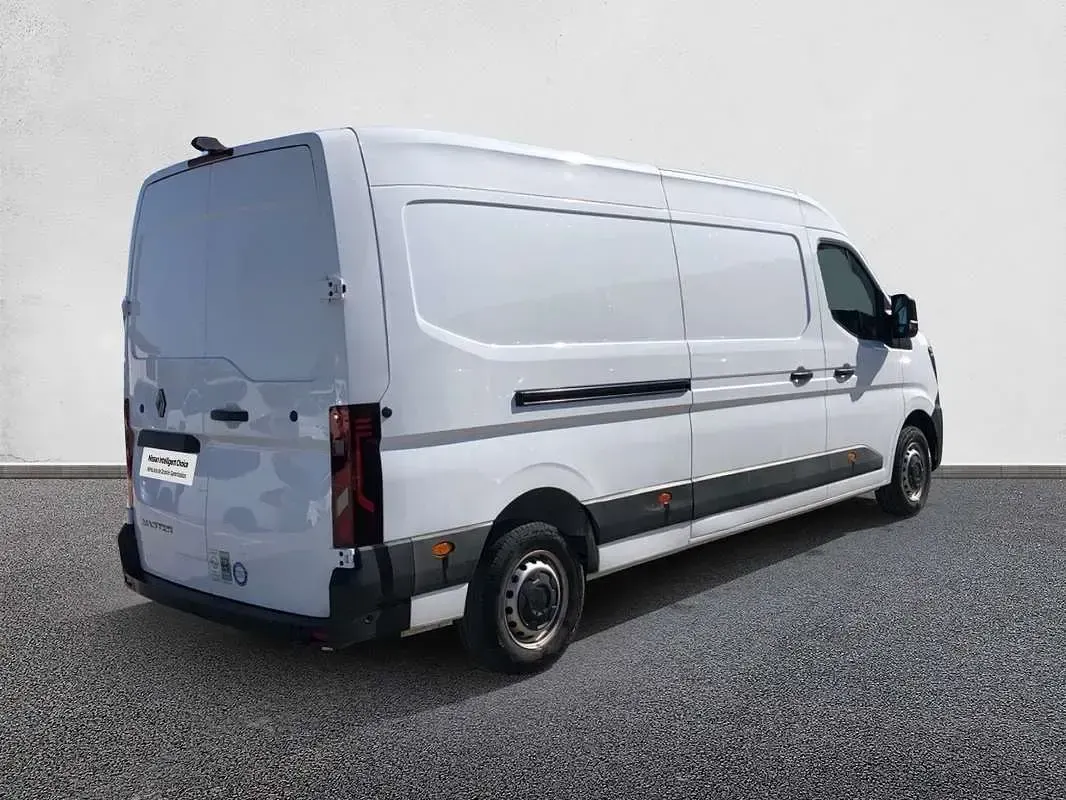 Usado Renault Master 131 CV (96 kW) 2025 Blanco Monovolumen