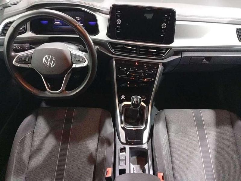 Usado VW T-Roc Life 110 CV (80 kW) 2024 Rojo SUV