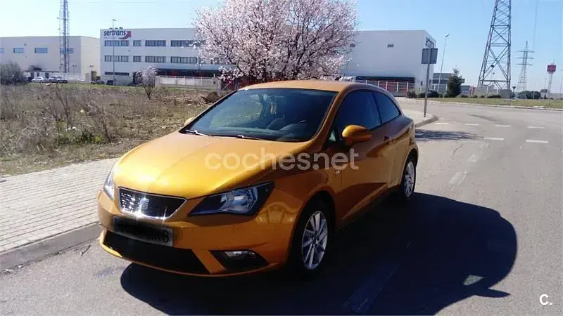 Usado Seat Ibiza SC Style 85 CV (62 kW) 2012 Naranja Utilitario