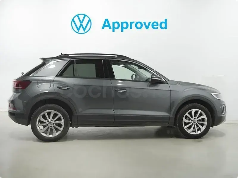 Usado VW T-Roc Life 150 CV (110 kW) 2023 Gris SUV