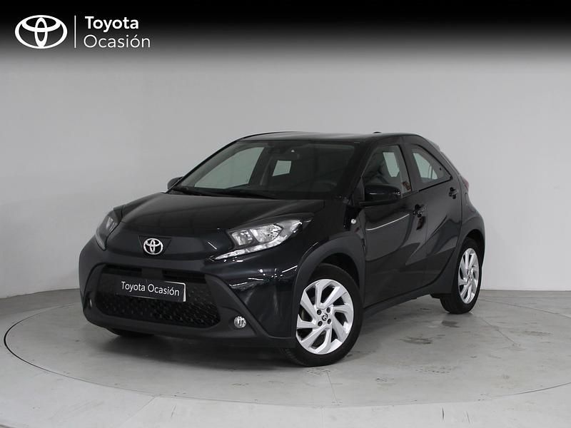 Negro Usado 2024 Toyota Aygo X Play SUV | 15.290 € (Precio justo) - Imagen 1/4