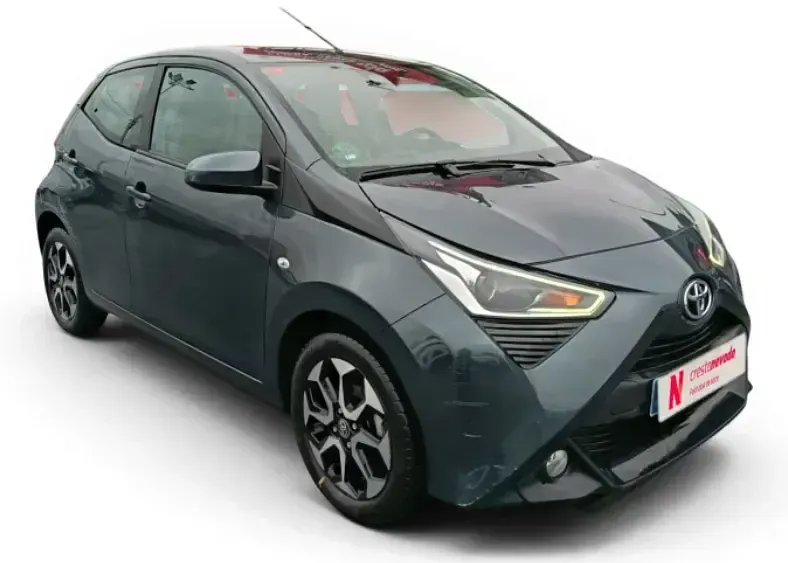 Usado Toyota Aygo X-play 72 CV (52 kW) 2019 Negro Utilitario
