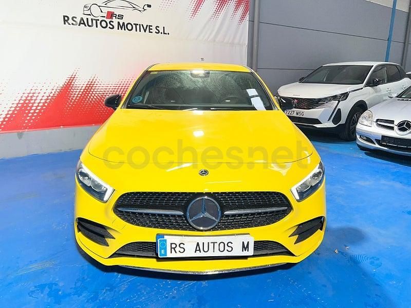 Usado Mercedes A180 116 CV (85 kW) 2019 Amarillo Berlina