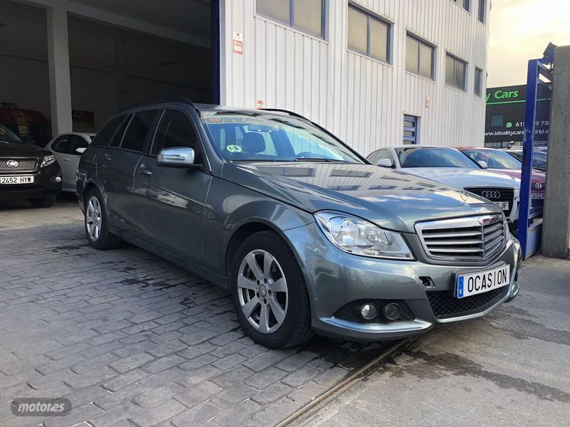 Usado Mercedes C180 120 CV (88 kW) 2012 Gris Familiar