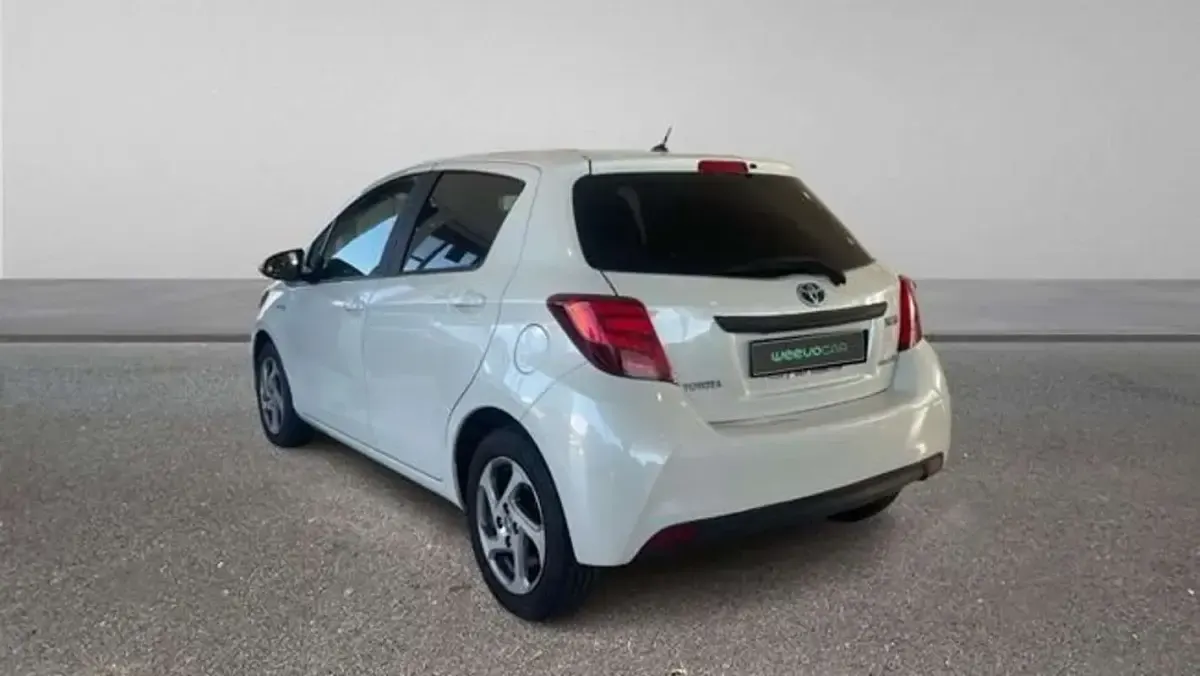 Usado Toyota Yaris Active 101 CV (74 kW) 2016 Blanco Berlina
