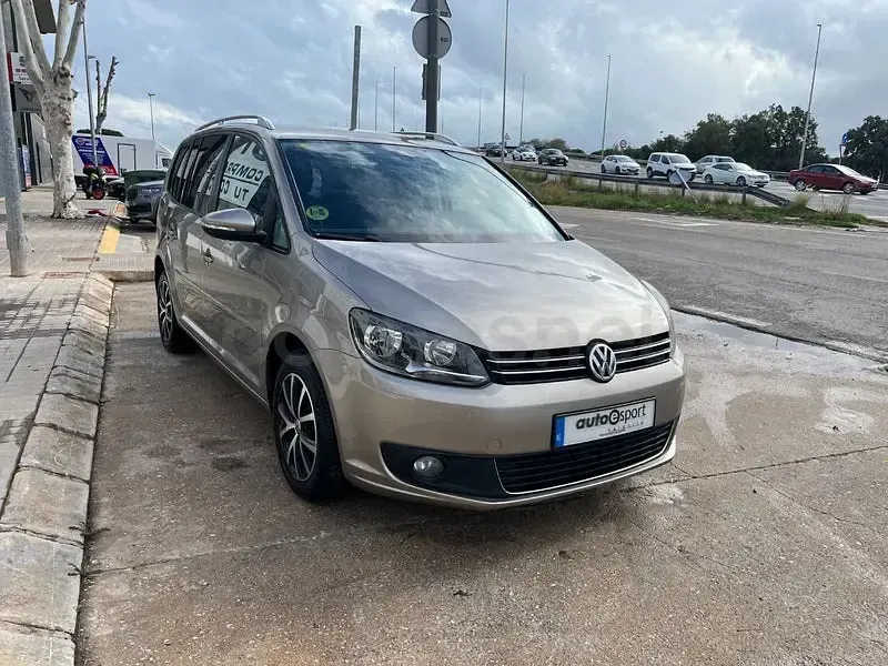 Usado VW Touran Advance 105 CV (77 kW) 2015 Beige Monovolumen