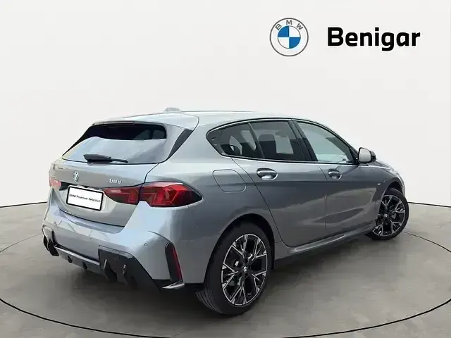 Usado BMW 118 M Sport 150 CV (110 kW) 2025 Gris / plata Utilitario