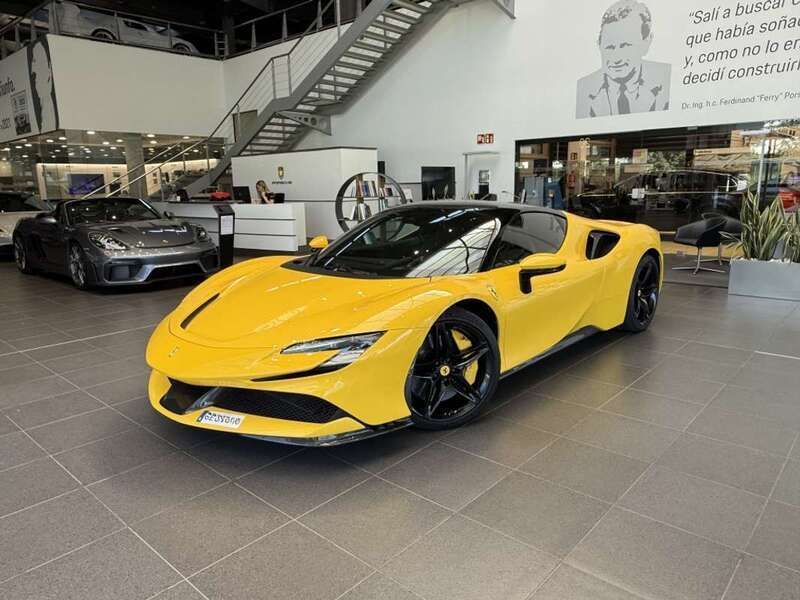 Usado Ferrari SF90 1001 CV (736 kW) 2020 Amarillo Coupe