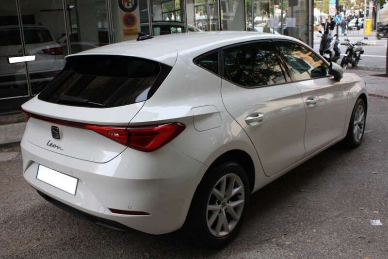 Usado Seat Leon Style 116 CV (85 kW) 2021 Blanco Utilitario