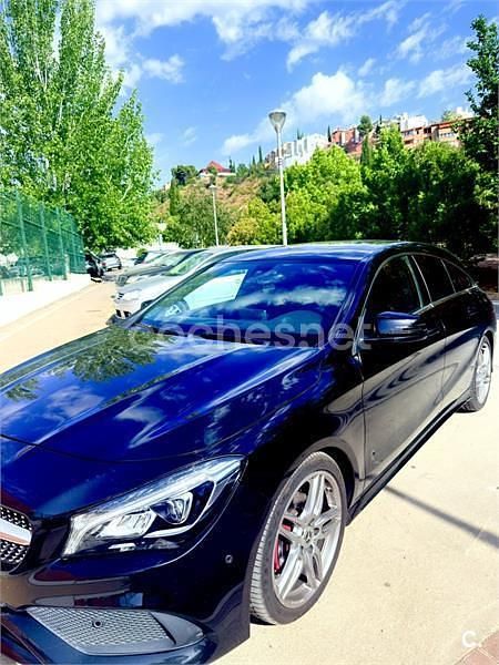 Usado Mercedes CLA200 Shooting Brake 136 CV (100 kW) 2018 Negro Familiar