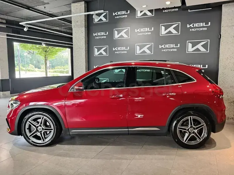 Usado Mercedes GLA200 150 CV (110 kW) 2021 Granate SUV