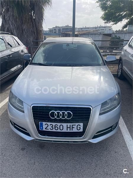 Käytetty Audi A3 Attraction 105 HP (77 kW) 2011 Harmaa Viistoperä