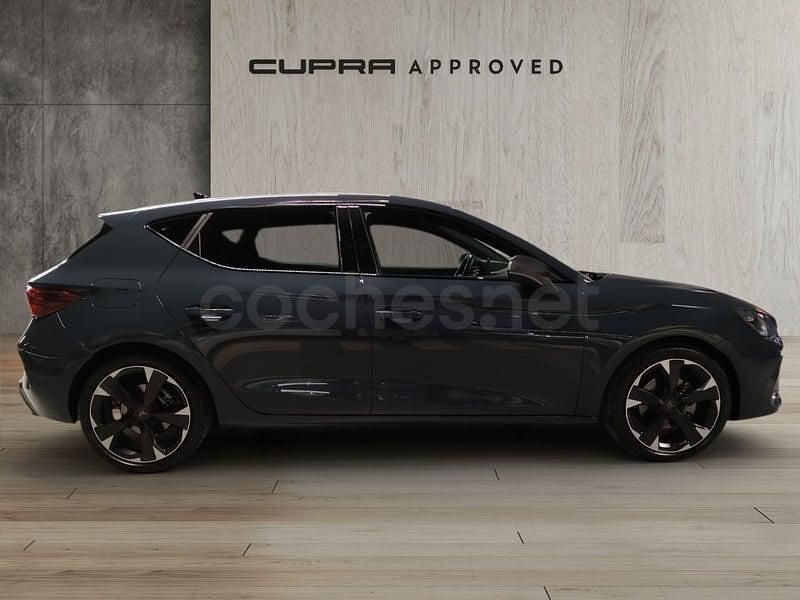 Usado Cupra Leon 150 CV (110 kW) 2025 Azul Berlina