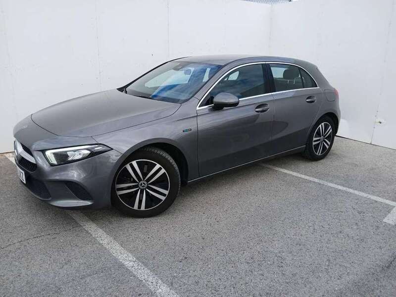 Usado Mercedes A250 218 CV (160 kW) 2021 Gris Utilitario