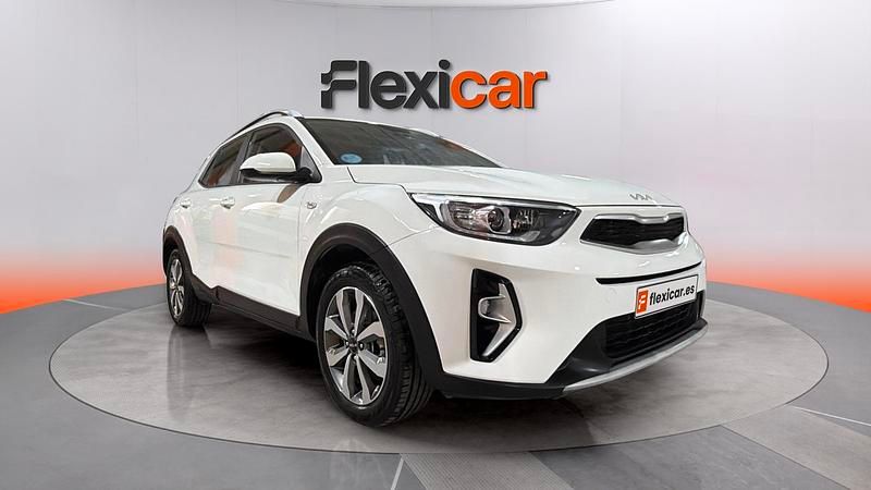 Usado Kia Stonic Plus 84 CV (61 kW) 2022 Blanco SUV
