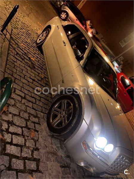 Usado Chrysler 300C 218 CV (160 kW) 2007 Gris / plata Berlina