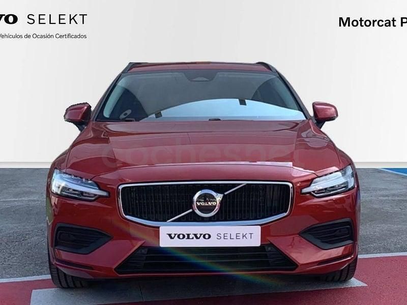 Usado Volvo V60 Core 197 CV (144 kW) 2022 Granate Familiar
