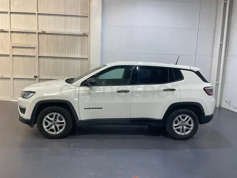 Usado Jeep Compass Sport 140 CV (102 kW) 2018 Blanco SUV