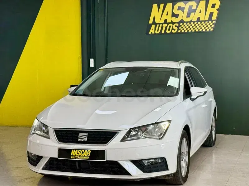Usado Seat Leon Style 115 CV (84 kW) 2018 Blanco Familiar