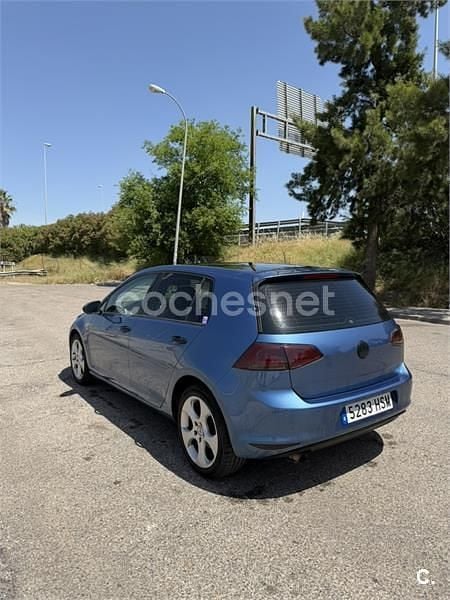 Usado VW Golf VII 105 CV (77 kW) 2013 Azul Berlina