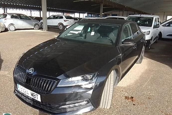 Usado Skoda Superb SportLine 150 CV (110 kW) 2022