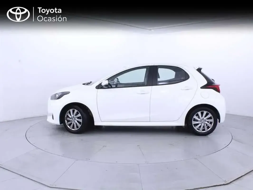 Usado Toyota Yaris Active 116 CV (85 kW) 2023 Blanco Utilitario