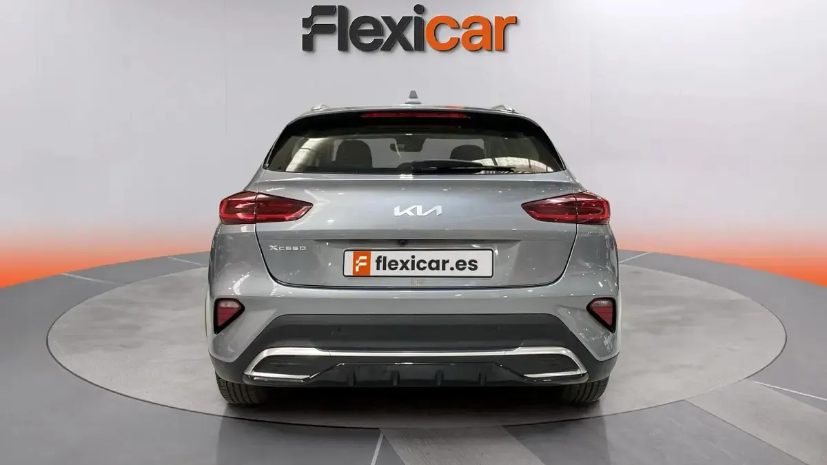 Usado Kia XCeed 160 CV (117 kW) 2023 Gris SUV