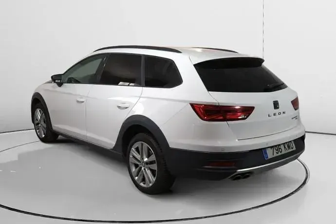 Usado Seat Leon X-Perience 4Drive 150 CV (110 kW) 2018 Familiar