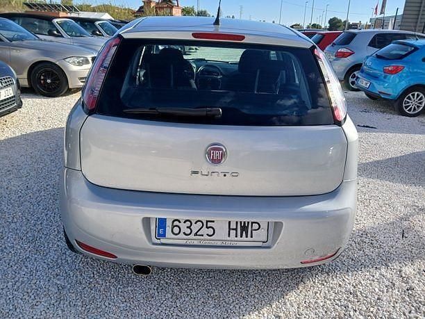 Usado Fiat Punto Easy 77 CV (56 kW) 2014 Gris Utilitario